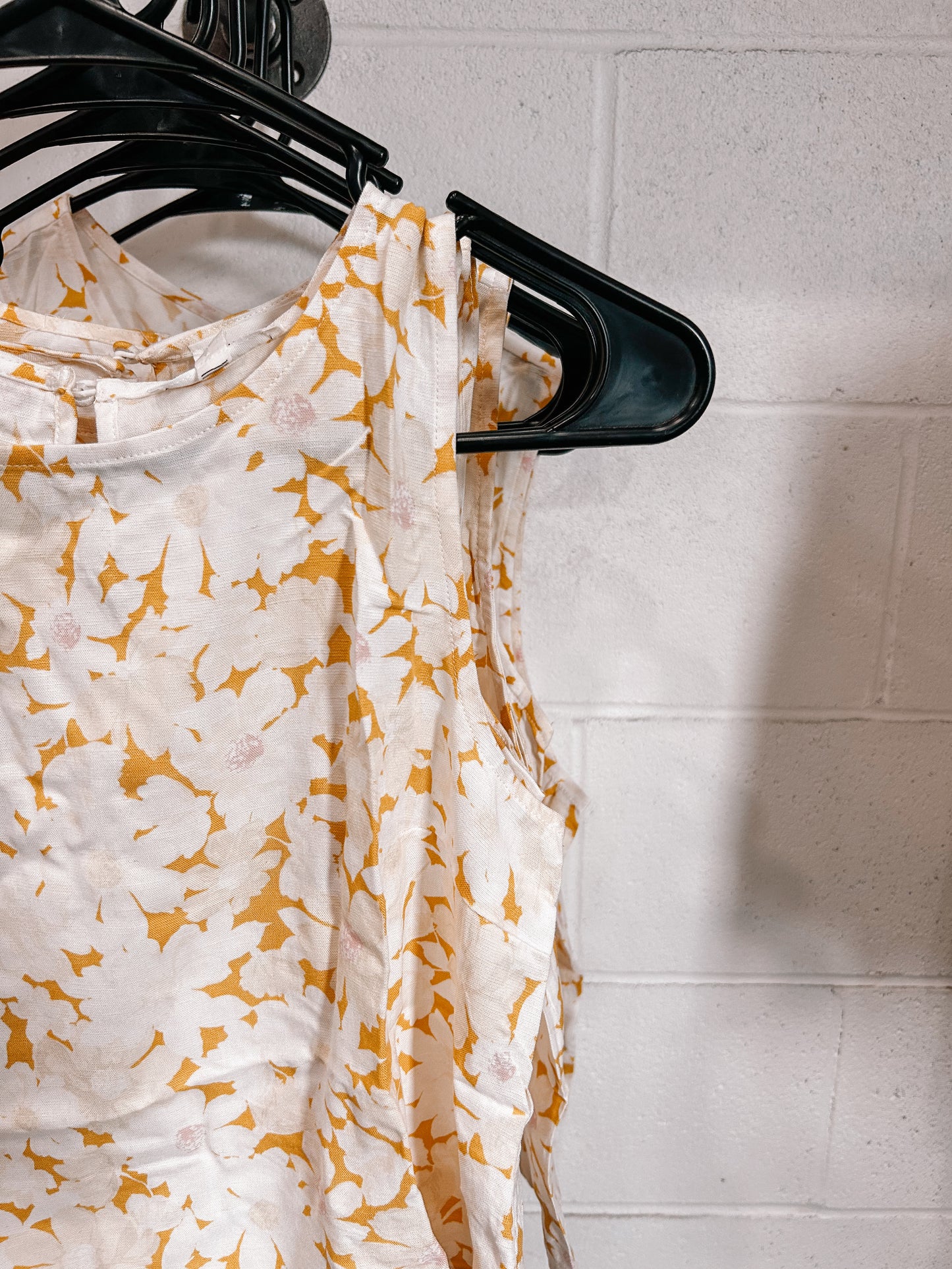 Daisy Sleeveless Linen Blouse