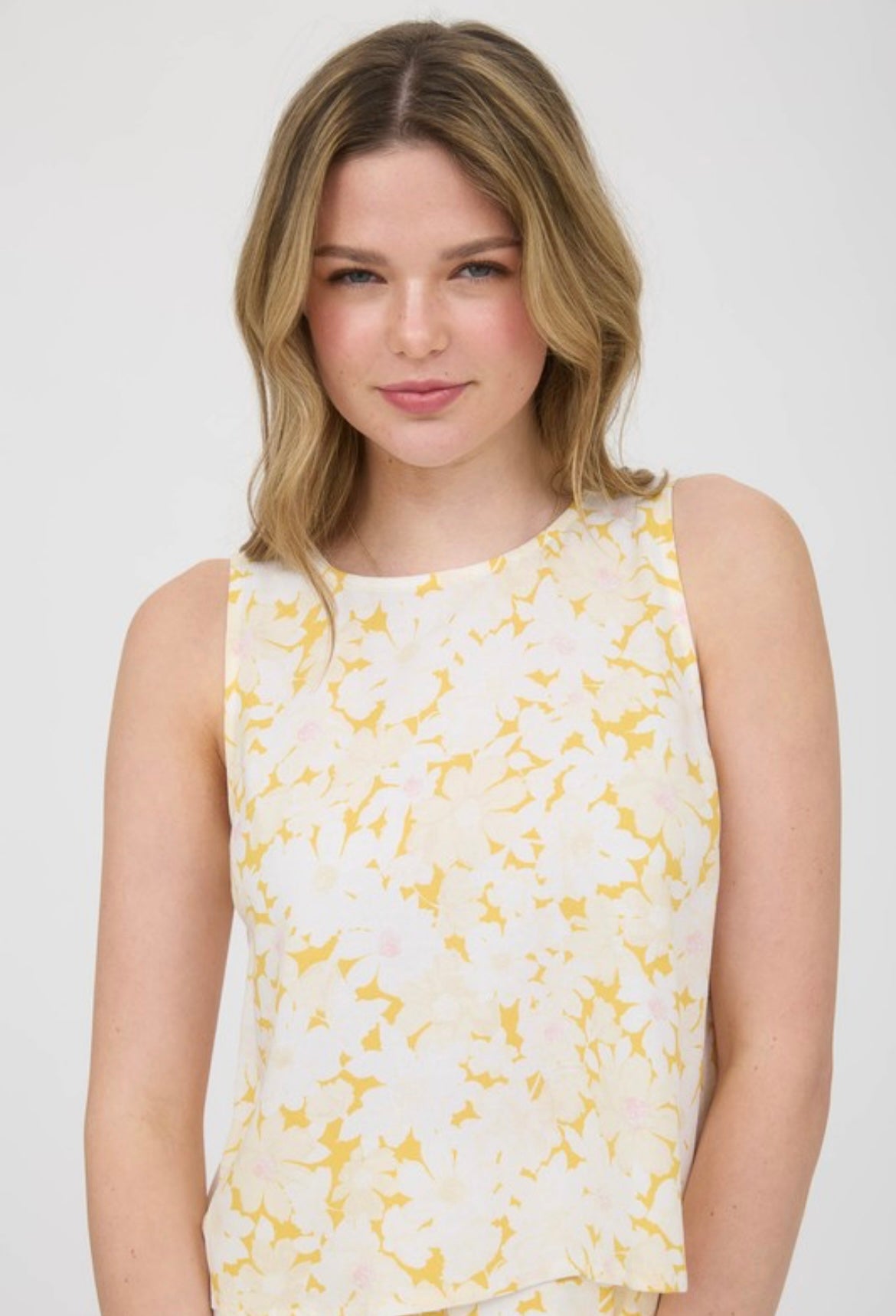 Daisy Sleeveless Linen Blouse