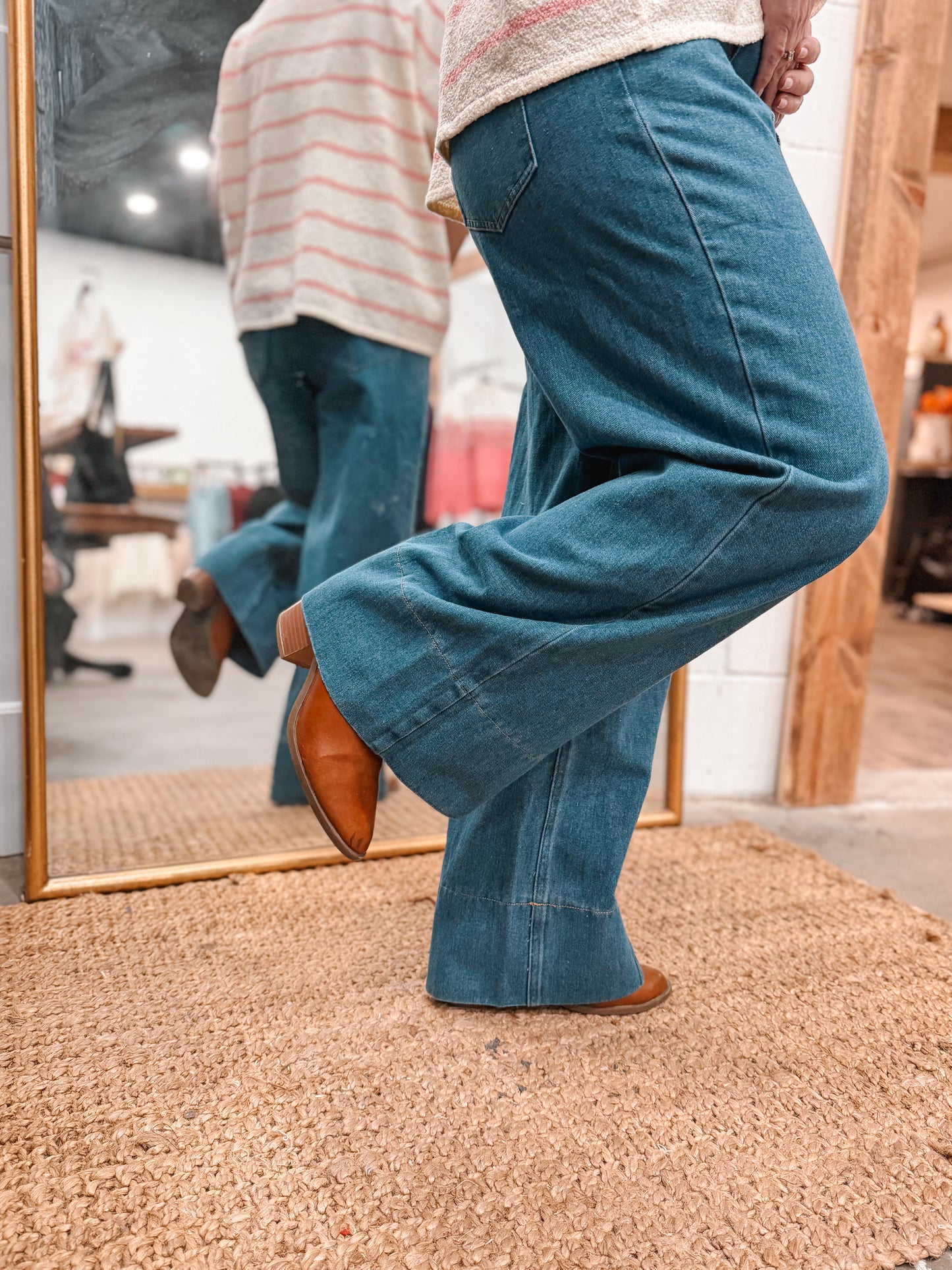 Chic Clean Hem Jeans