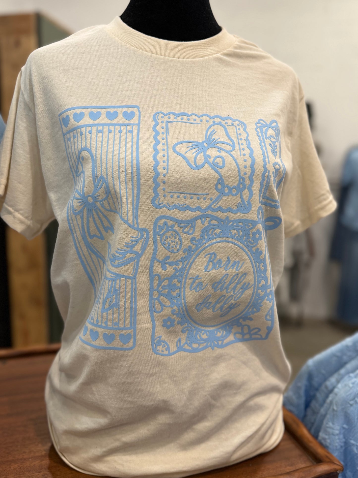 Dilly Dally Tee