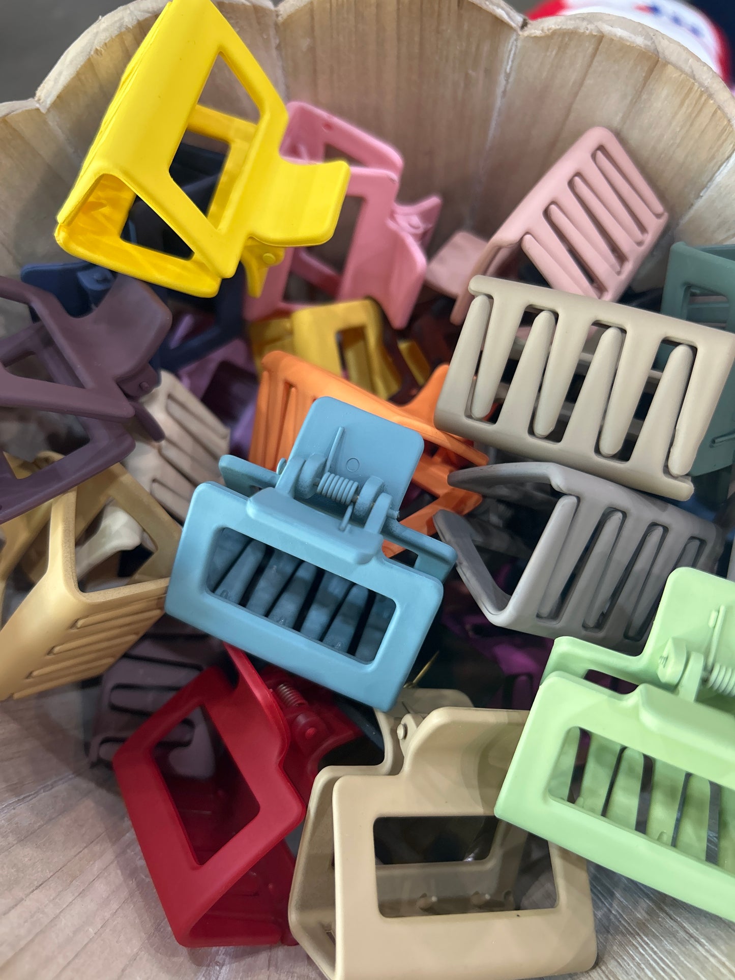Small claw clips