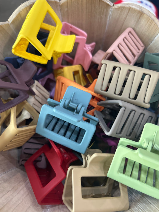 Small claw clips